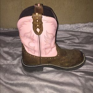 Justin's Round toe boot